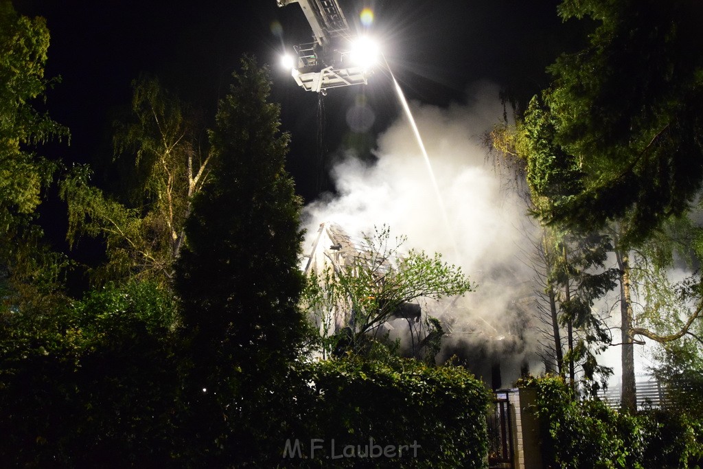 Grossfeuer Einfamilienhaus Siegburg Muehlengrabenstr P0167.JPG - Miklos Laubert